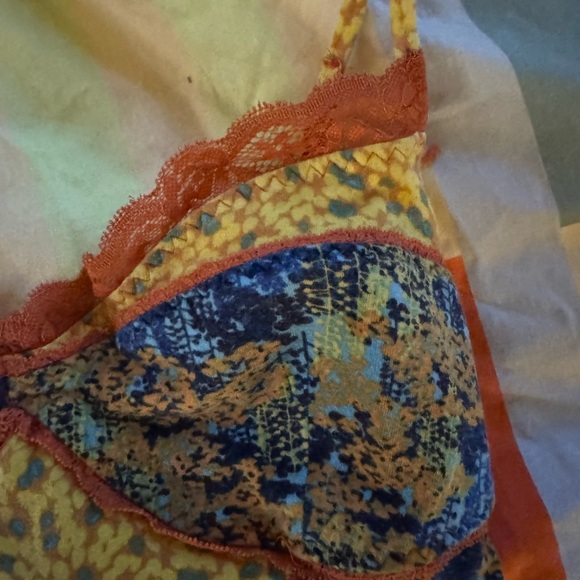 Pinkerton color block Lace Trim Camisole medium - Picture 3 of 8